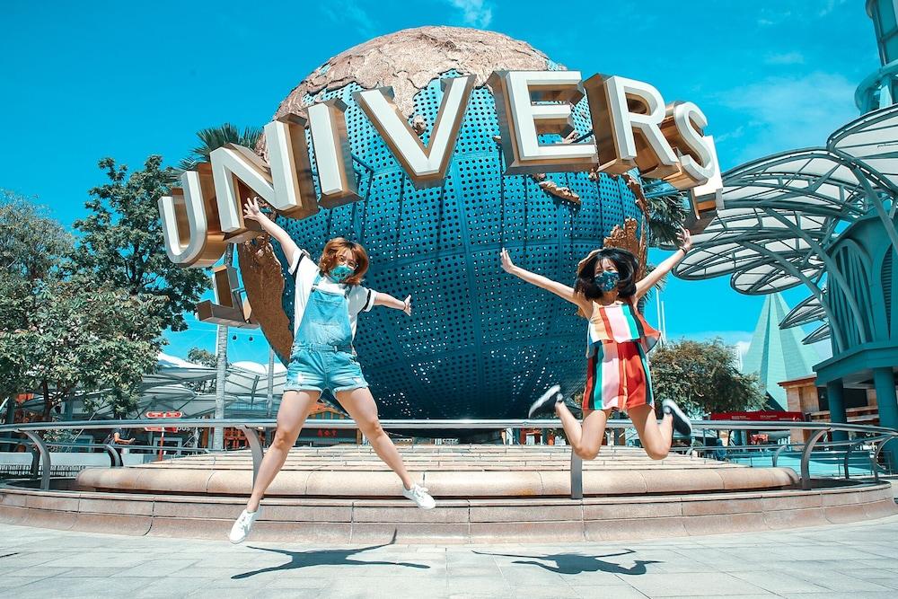 Resorts World Sentosa - Hotel Singapore Eksteriør billede Universal Studios Singapore