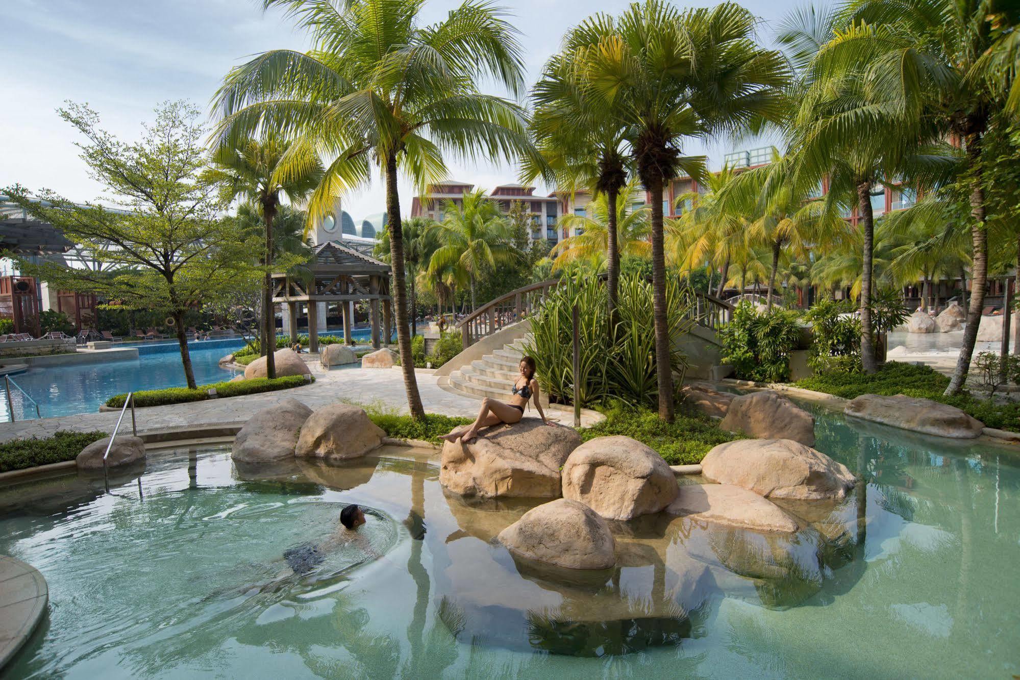 Resorts World Sentosa - Hotel Singapore Eksteriør billede The Rock Pool